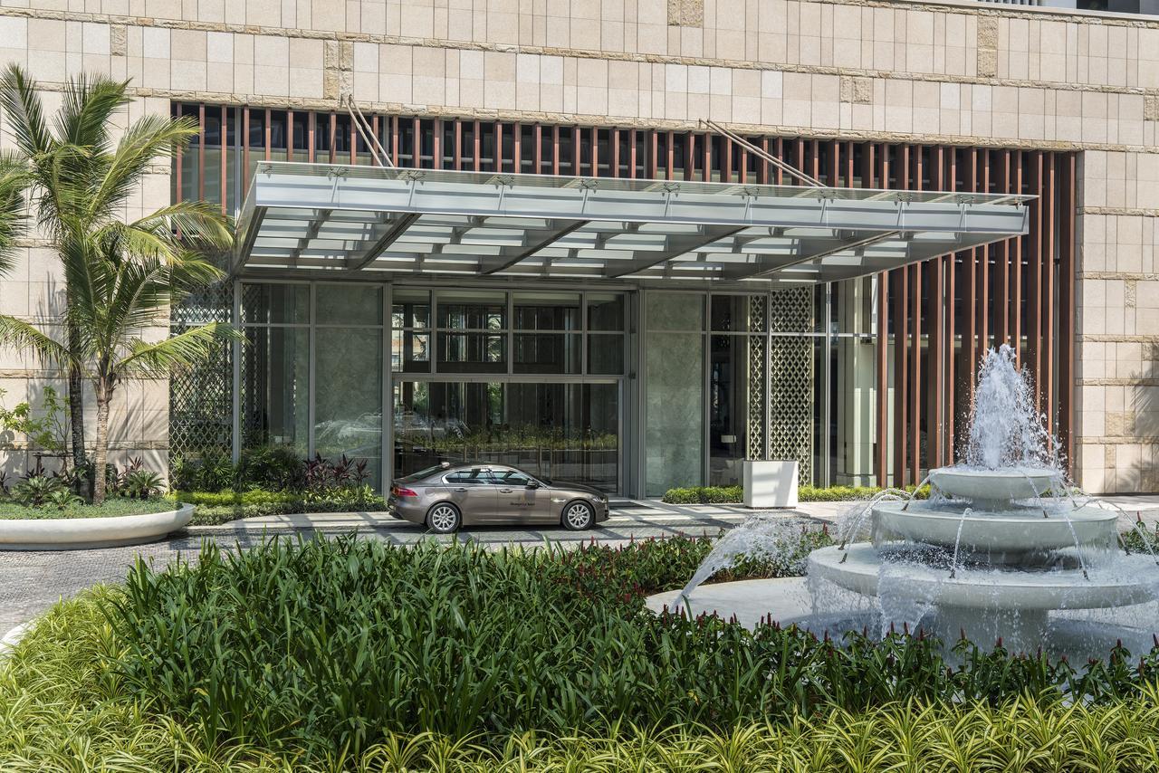 Shangri-La Kolombo Zewnętrze zdjęcie The entrance of the Ritz-Carlton, Marina Beach, Chennai